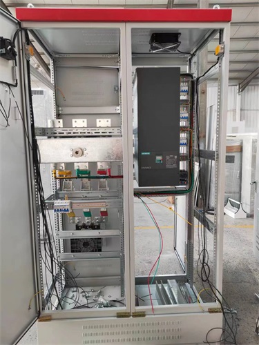 仿威圖機(jī)柜上的散熱孔是怎么加工的？