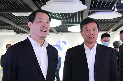 中建材總裁、中國工程院院士彭壽一行蒞臨鵬飛集團考察